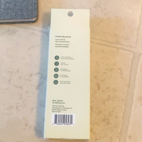 New! 1 ruled journal and 1 pack of felt tip black ink fine point (0.5mm)… - Picture 10 of 11